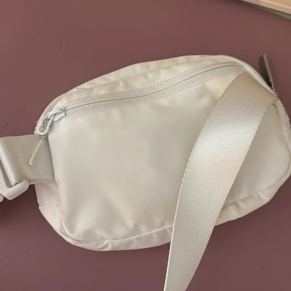Lululemon Crossbody/Belt Bag - Picture 2 of 2